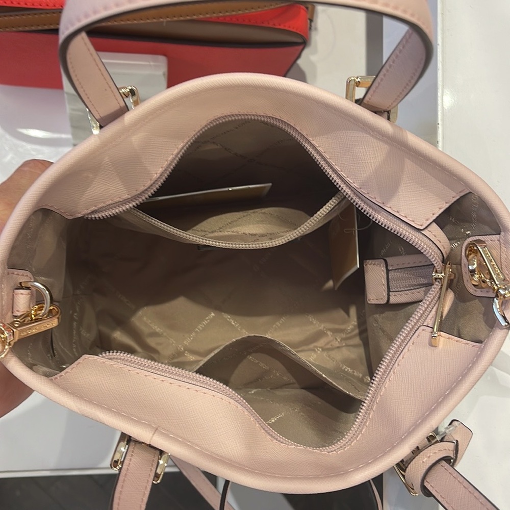 MICHAEL KORS 
Jet Set Travel Extra-Small Logo Top-Zip Tote Bag
Powder Blush
NWT - Picture 16 of 16